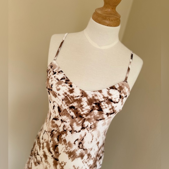 DISSH TIE DYE DRESS - Picture 2 of 9